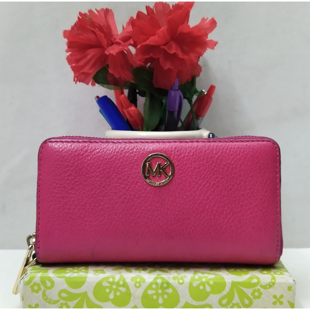 Michael Kors Pink Pebbled Leather Zip Around Credit Card Wallet